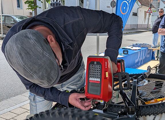 Fahrradcodierung mit dem Nadelprägegerät