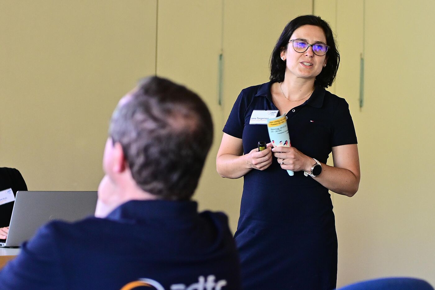 Jana Torgerson präsentiert den Touren-Rückblick Jana Torgerson präsentiert den Touren-Rückblick bei der Jahresmitgliederversammlung der Ortsgruppe