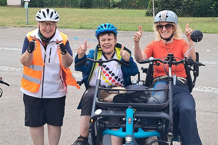 Die Tour geht los - mit dem Parallel-Tandem! Die Tour geht los - mit dem Parallel-Tandem!