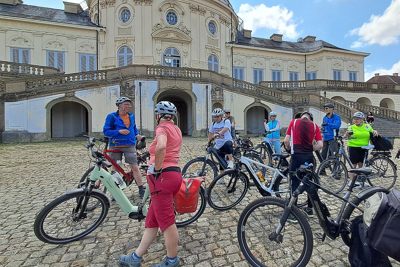 Ein kurzer Stopp am Schloss Solitude, um den Blick hinab nach Gerlingen zu genießen.