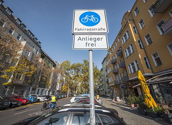 Fahrradstraße mit Anliegerregelung Fahrradstraße mit Anliegerregelung